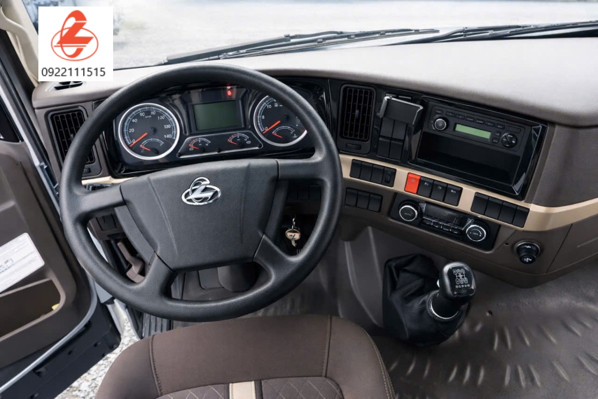 V&ocirc; lăng 4 chấu v&agrave; bảng t&aacute;p l&ocirc; xe đầu k&eacute;o Chenglong 1 cầu