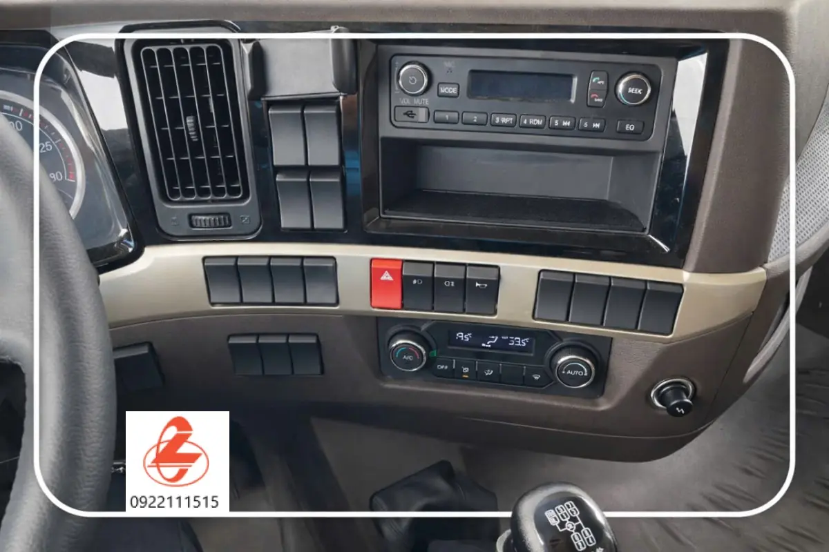 Nội thất khoang l&aacute;i rộng r&atilde;i thoải m&aacute;i 