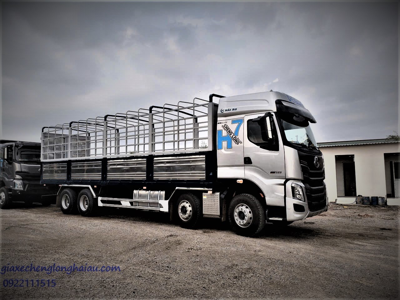 GIÁ XE TẢI THÙNG CHENGLONG 4 CHÂN