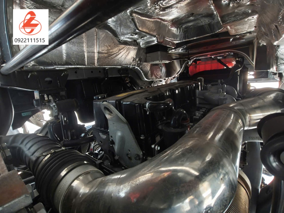 Động cơ chenglong 400hp 8x4